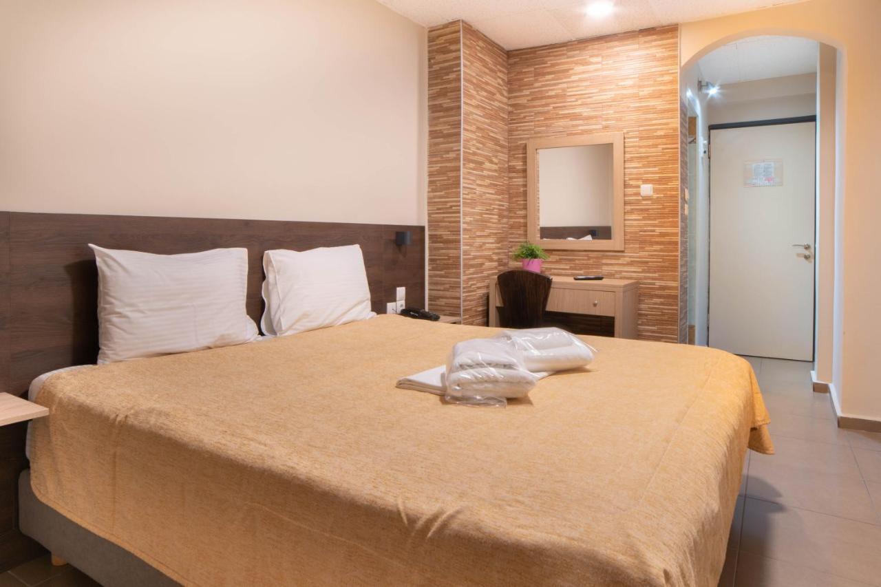 Anita Hotel Piraeus Exterior photo
