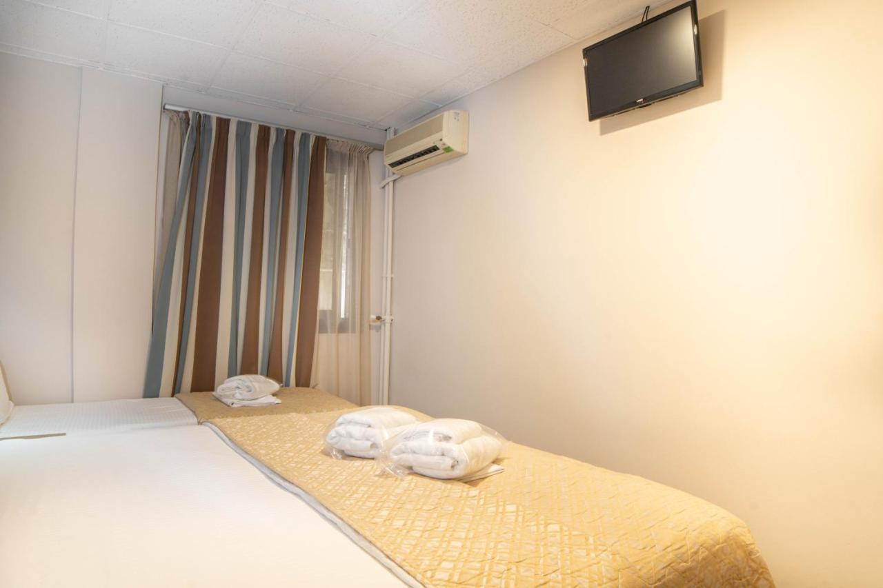 Anita Hotel Piraeus Exterior photo