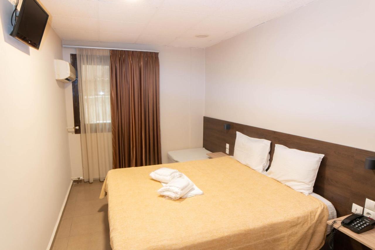 Anita Hotel Piraeus Exterior photo