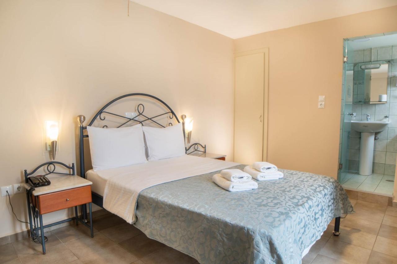 Anita Hotel Piraeus Exterior photo