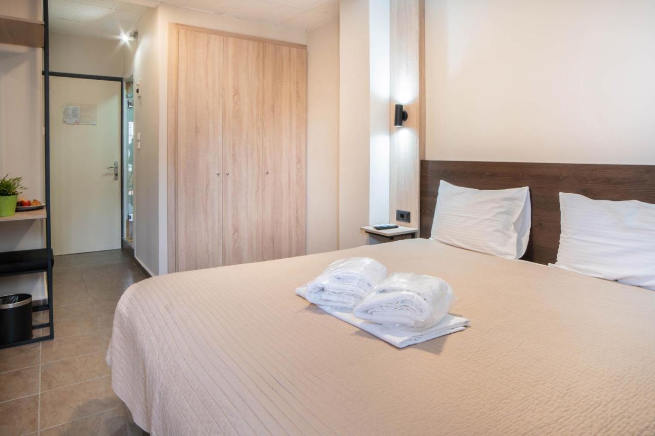Anita Hotel Piraeus Exterior photo
